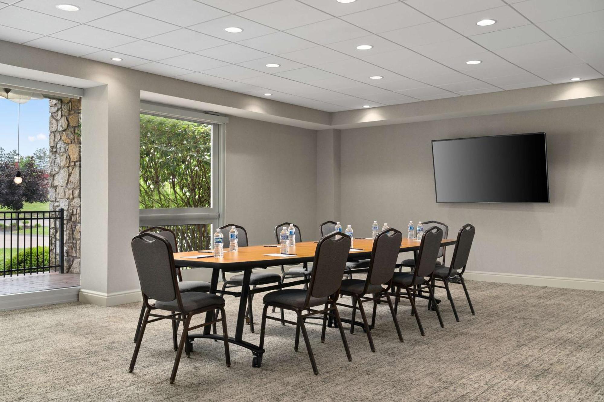 Doubletree By Hilton Pittsburgh Airport Ξενοδοχείο Moon Township Εξωτερικό φωτογραφία