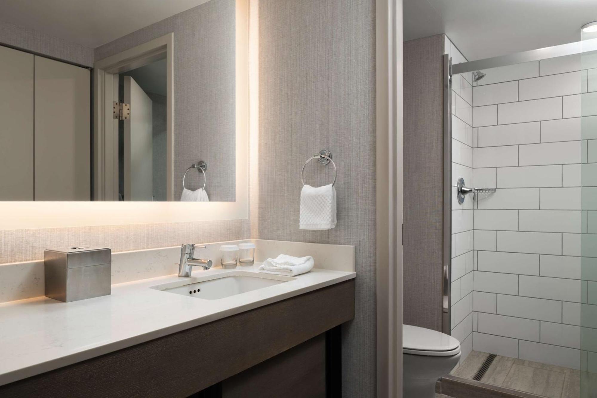 Doubletree By Hilton Pittsburgh Airport Ξενοδοχείο Moon Township Εξωτερικό φωτογραφία